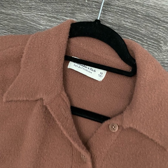 Abercrombie sweater - Picture 2 of 2